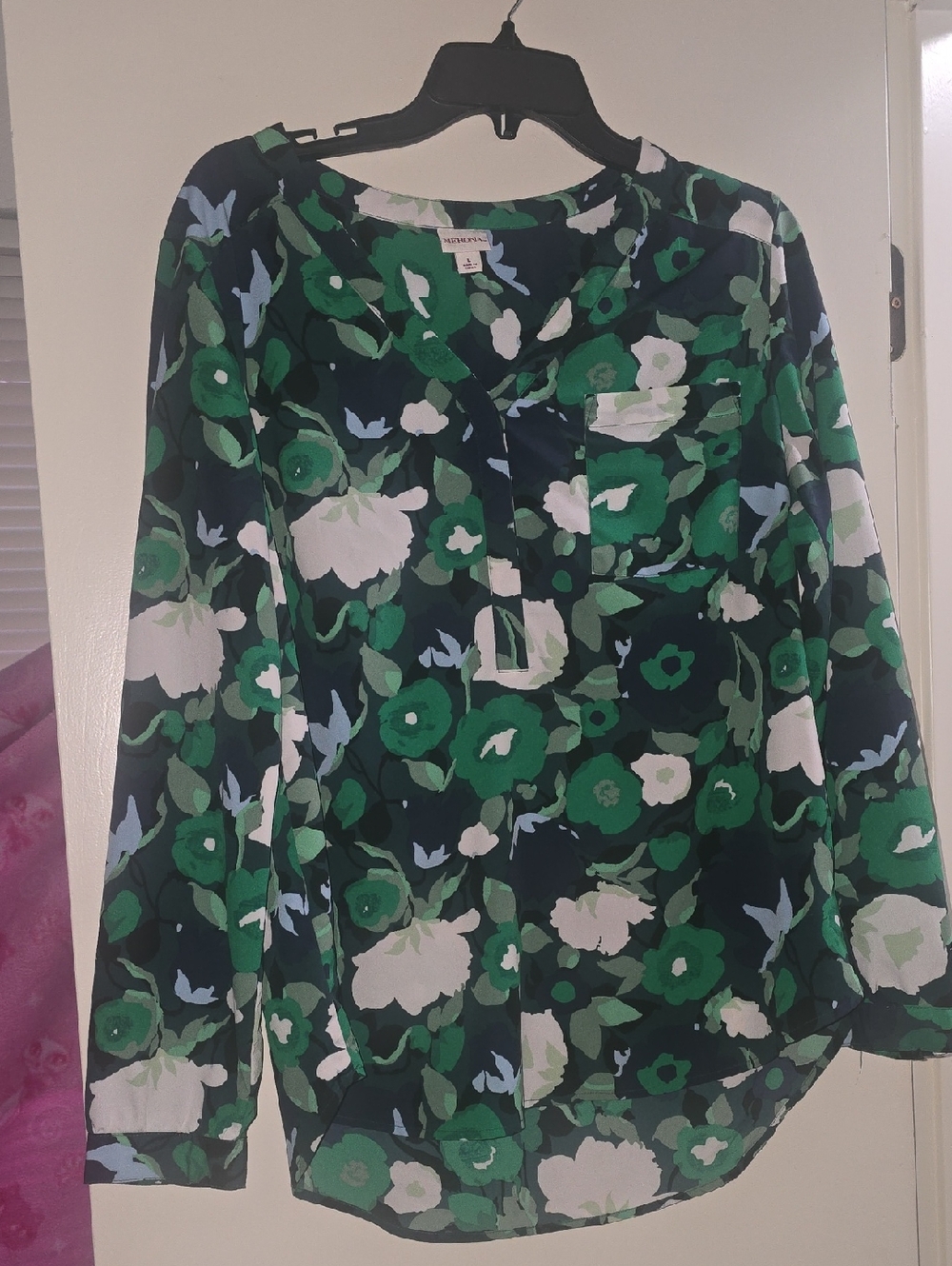 Merona Green & White Floral Henley Blouse